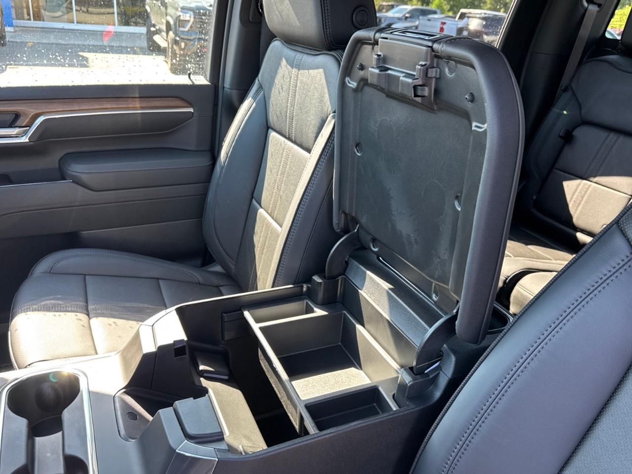 2026 Chevrolet Silverado 3500HD 4WD Crew Cab Standard Box High Country Photo