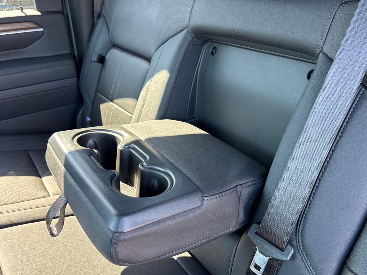 2026 Chevrolet Silverado 3500HD 4WD Crew Cab Standard Box High Country Photo