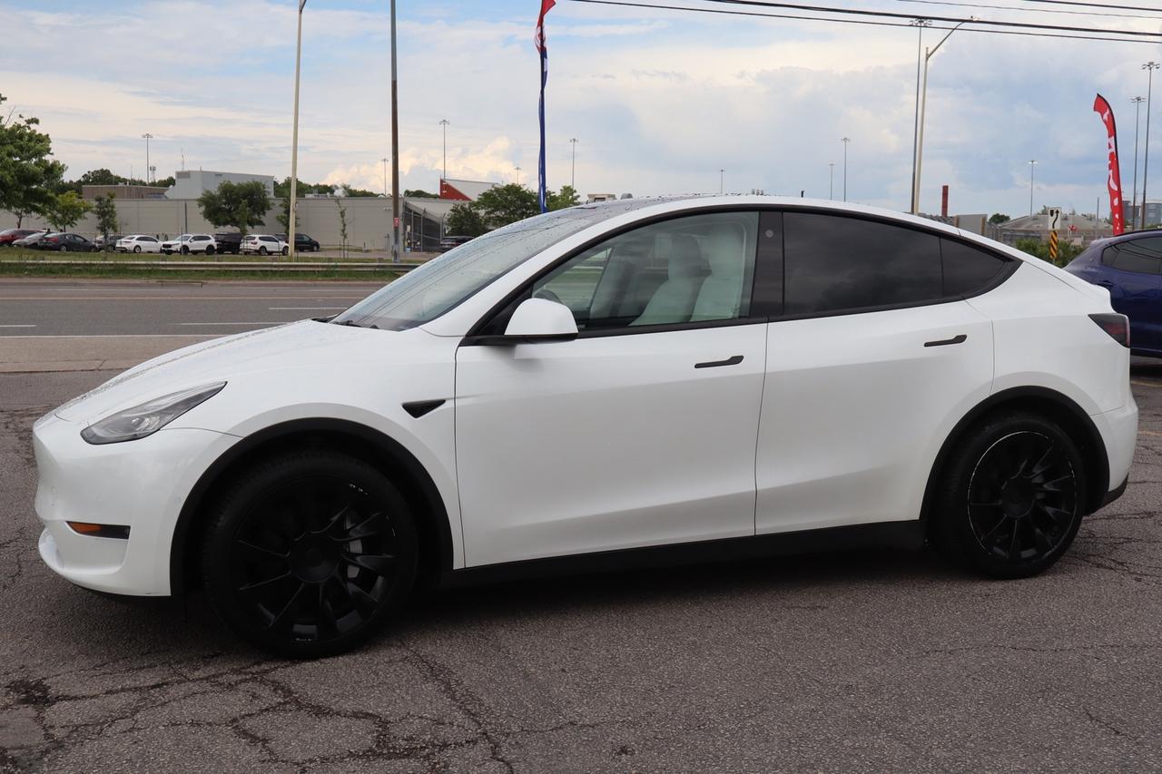2022 Tesla Model Y Long Range AWD   Dual Motor   7 Passenger Photo2