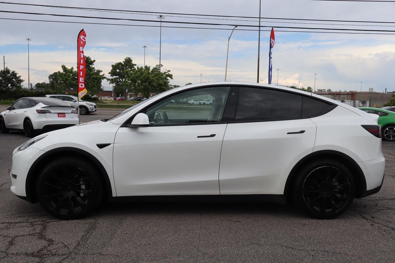 2022 Tesla Model Y Long Range AWD   Dual Motor   7 Passenger Photo