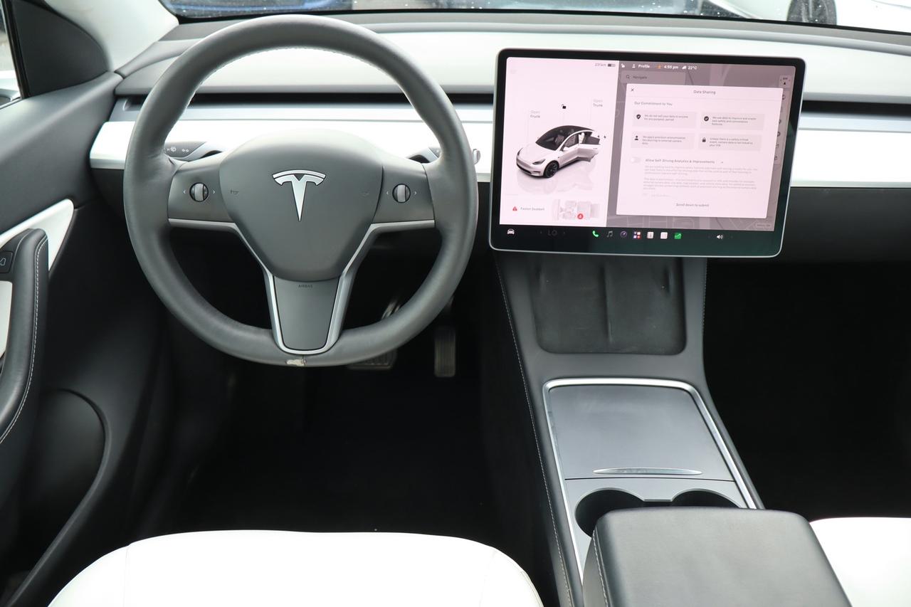 2022 Tesla Model Y Long Range AWD   Dual Motor   7 Passenger Photo