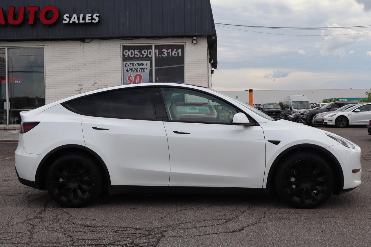 2022 Tesla Model Y Long Range AWD   Dual Motor   7 Passenger Photo