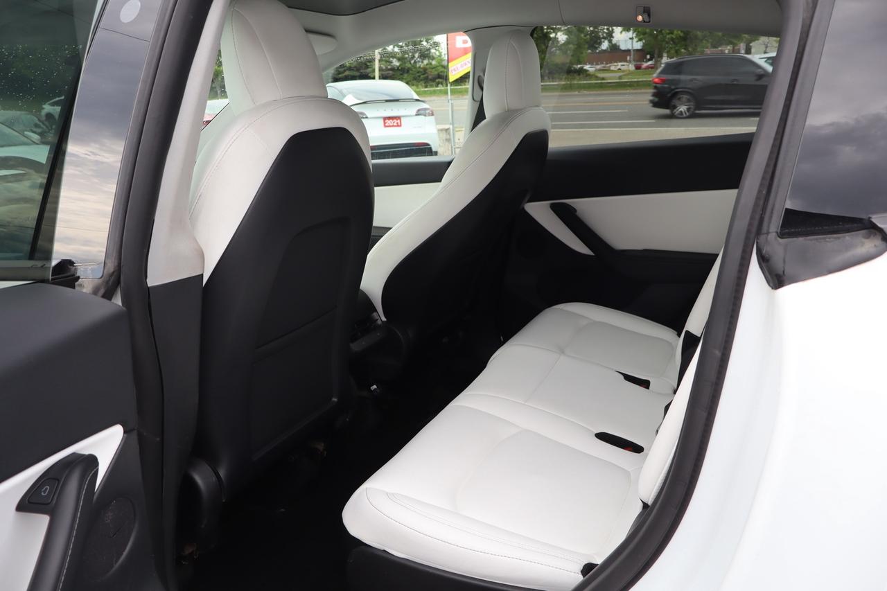 2022 Tesla Model Y Long Range AWD   Dual Motor   7 Passenger Photo