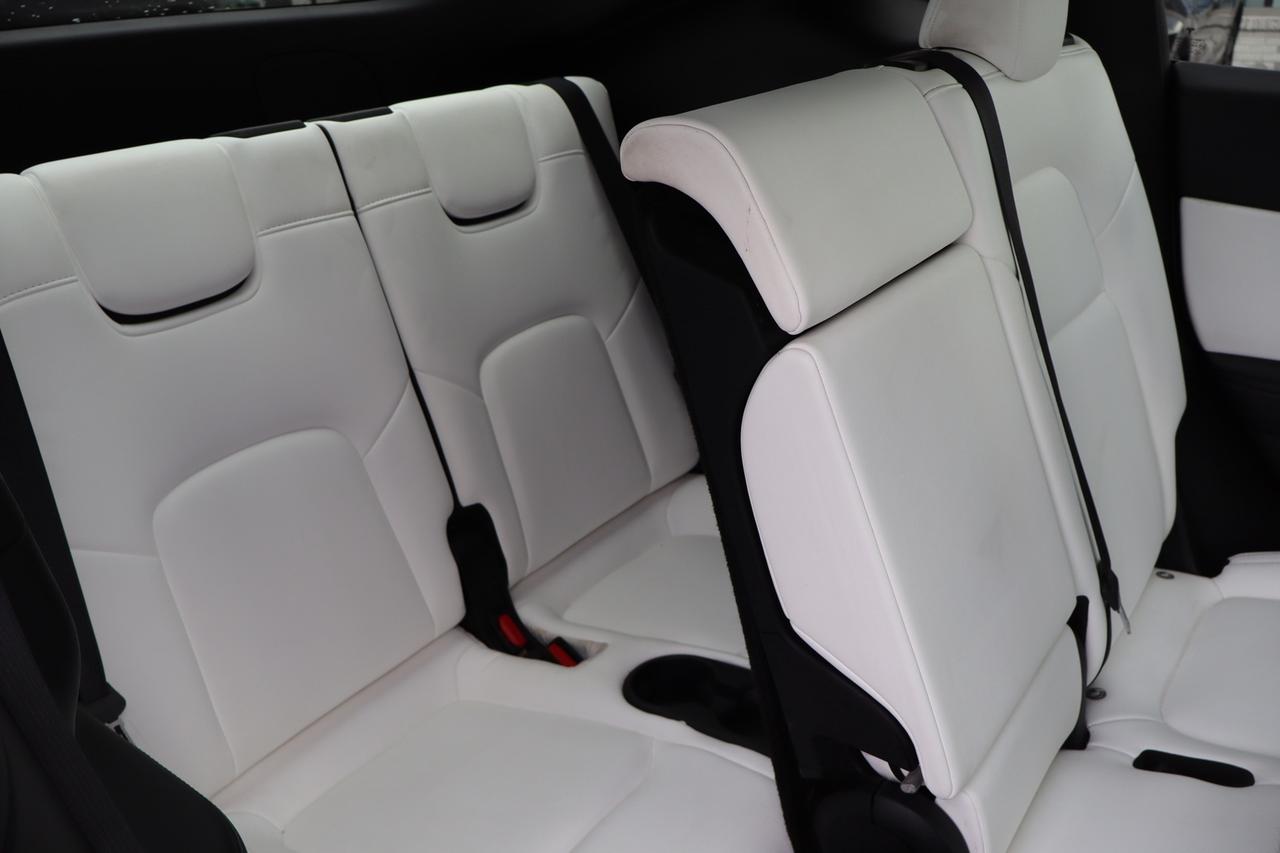 2022 Tesla Model Y Long Range AWD   Dual Motor   7 Passenger Photo
