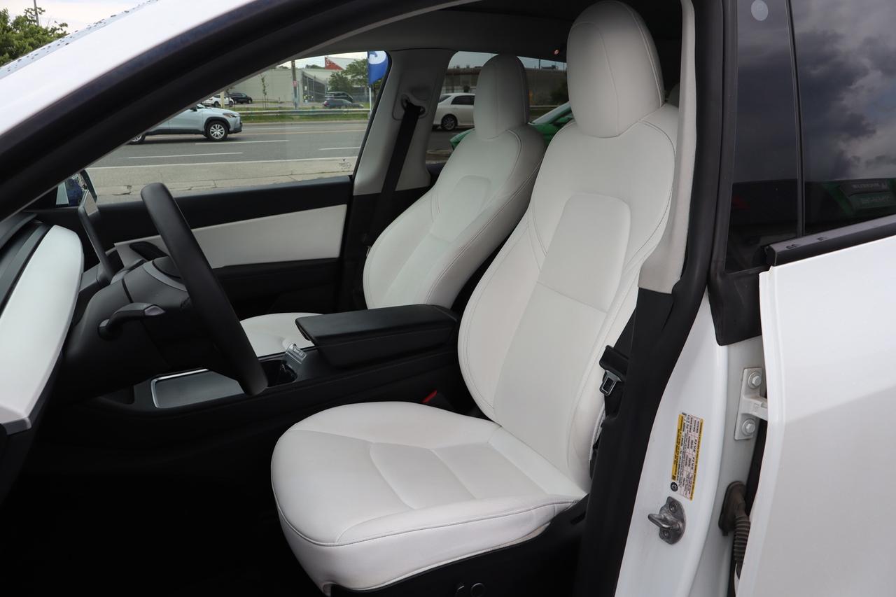 2022 Tesla Model Y Long Range AWD   Dual Motor   7 Passenger Photo