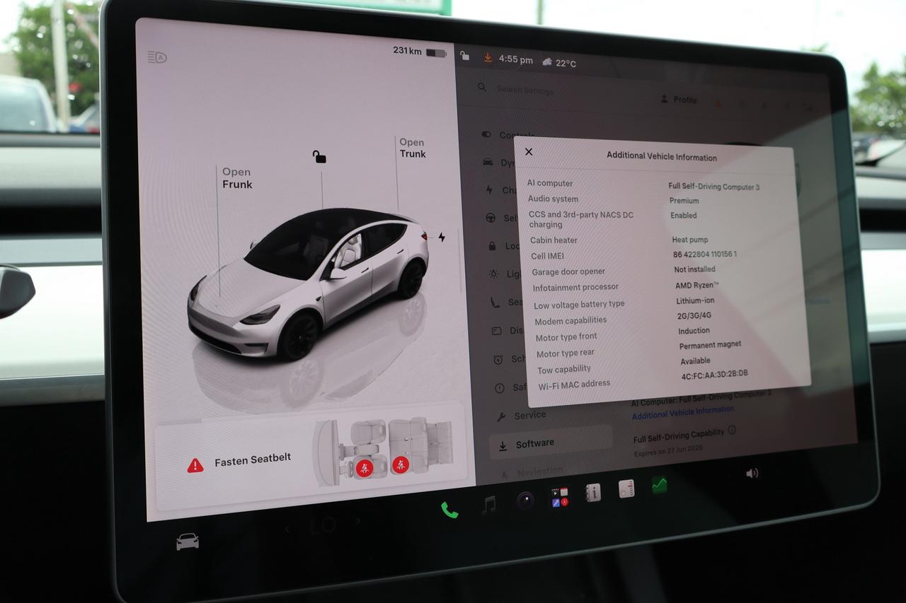 2022 Tesla Model Y Long Range AWD   Dual Motor   7 Passenger Photo
