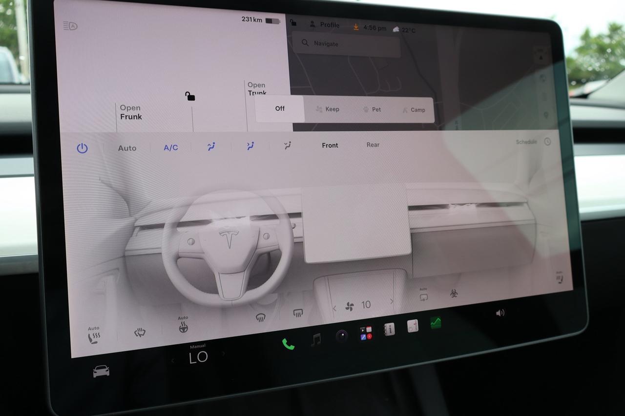 2022 Tesla Model Y Long Range AWD   Dual Motor   7 Passenger Photo