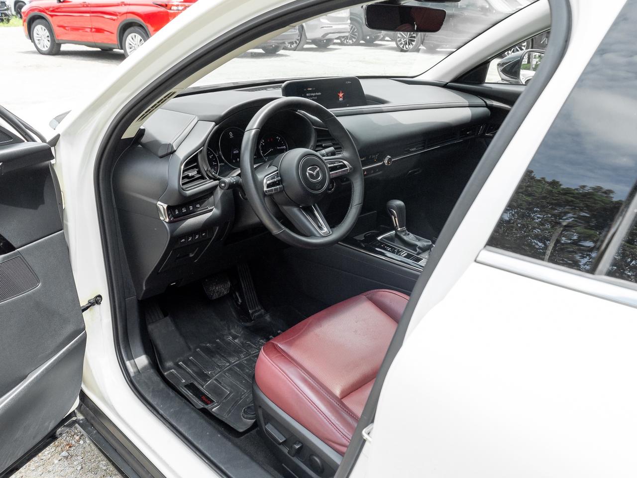 2023 Mazda CX-30 GT AWD  GRANET RED LEATHER ONE OWNER  NO ACCIDENTS Photo