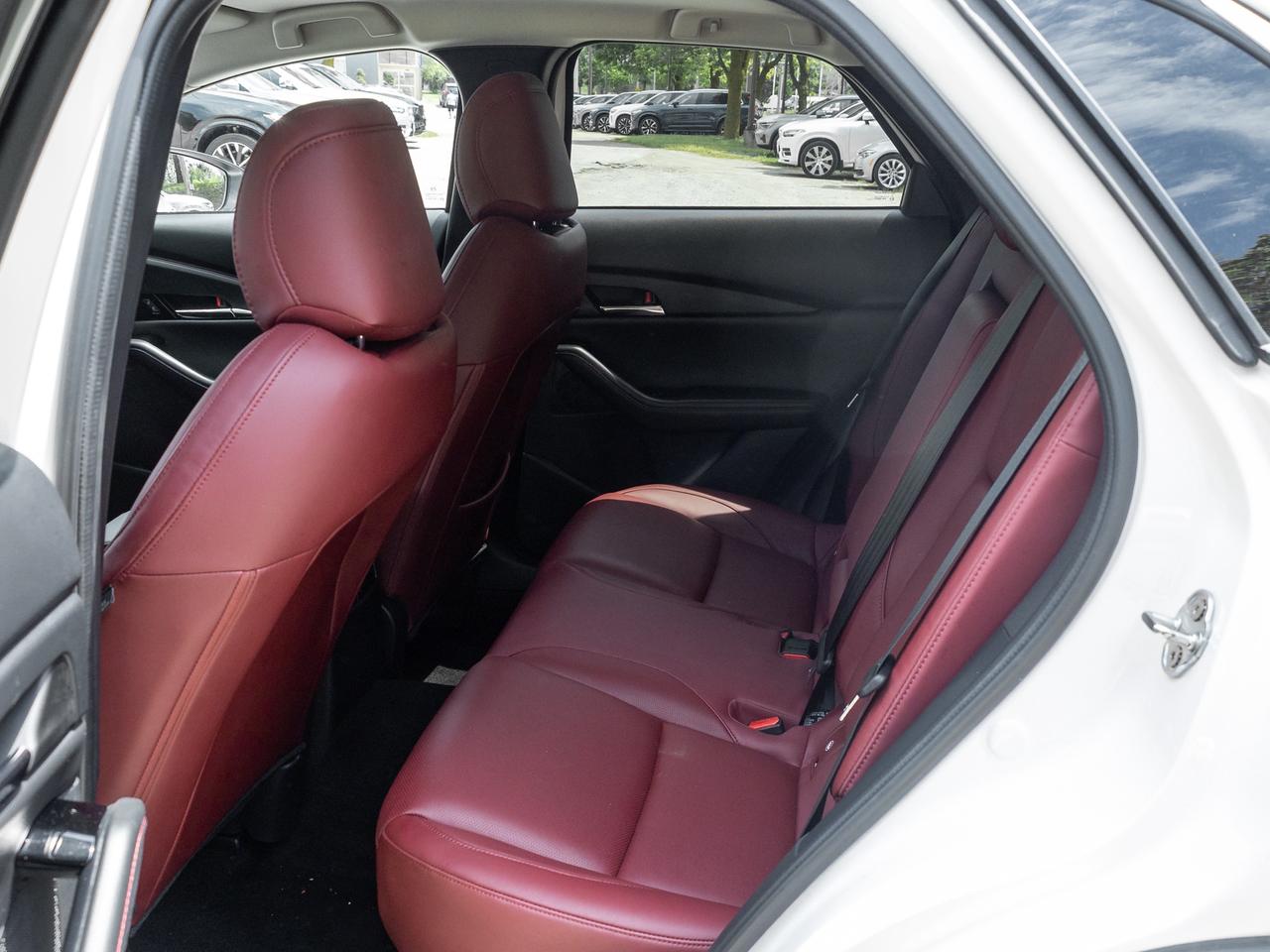2023 Mazda CX-30 GT AWD  GRANET RED LEATHER ONE OWNER  NO ACCIDENTS Photo