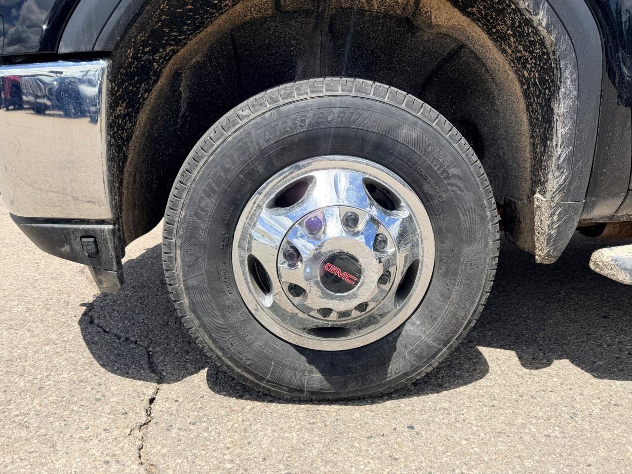 2022 GMC Sierra 3500HD 4WD Reg Cab 142  SLE Photo