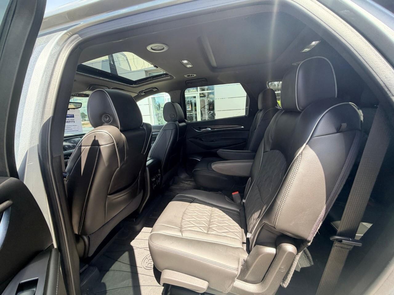 2024 Buick Enclave AWD 4dr Avenir Photo