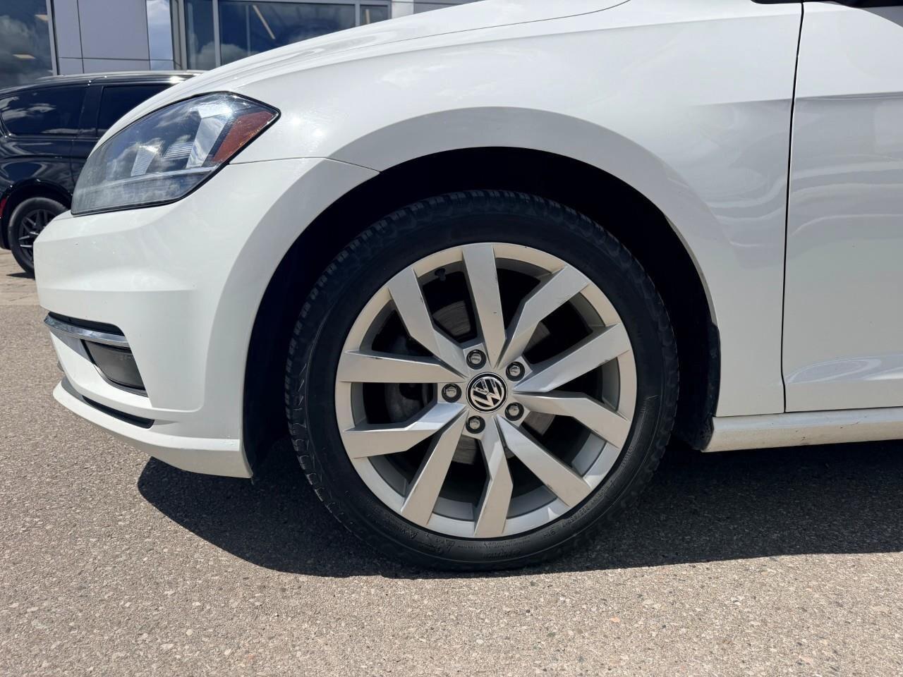 2021 Volkswagen Golf  Photo