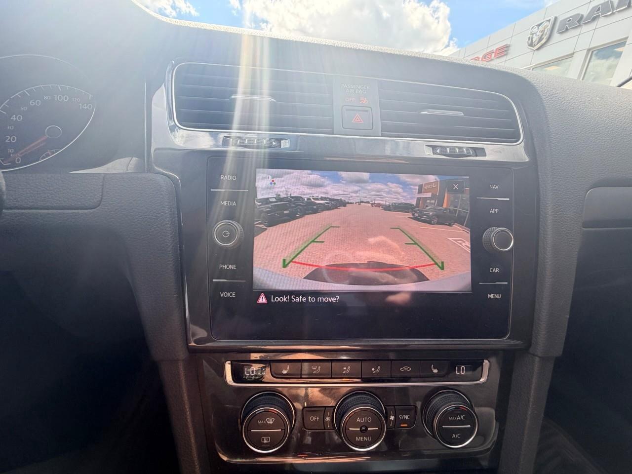 2021 Volkswagen Golf  Photo