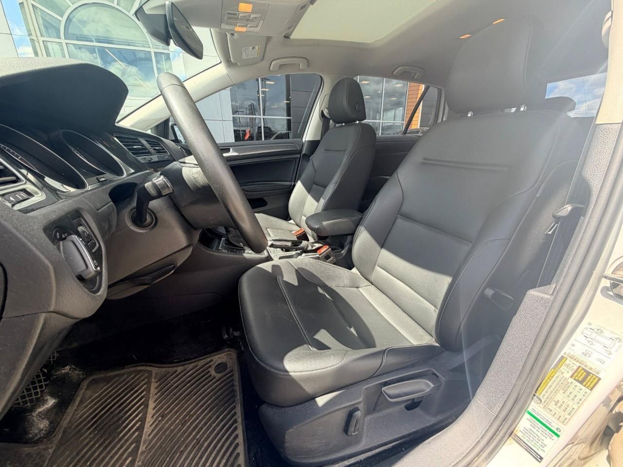 2021 Volkswagen Golf  Photo