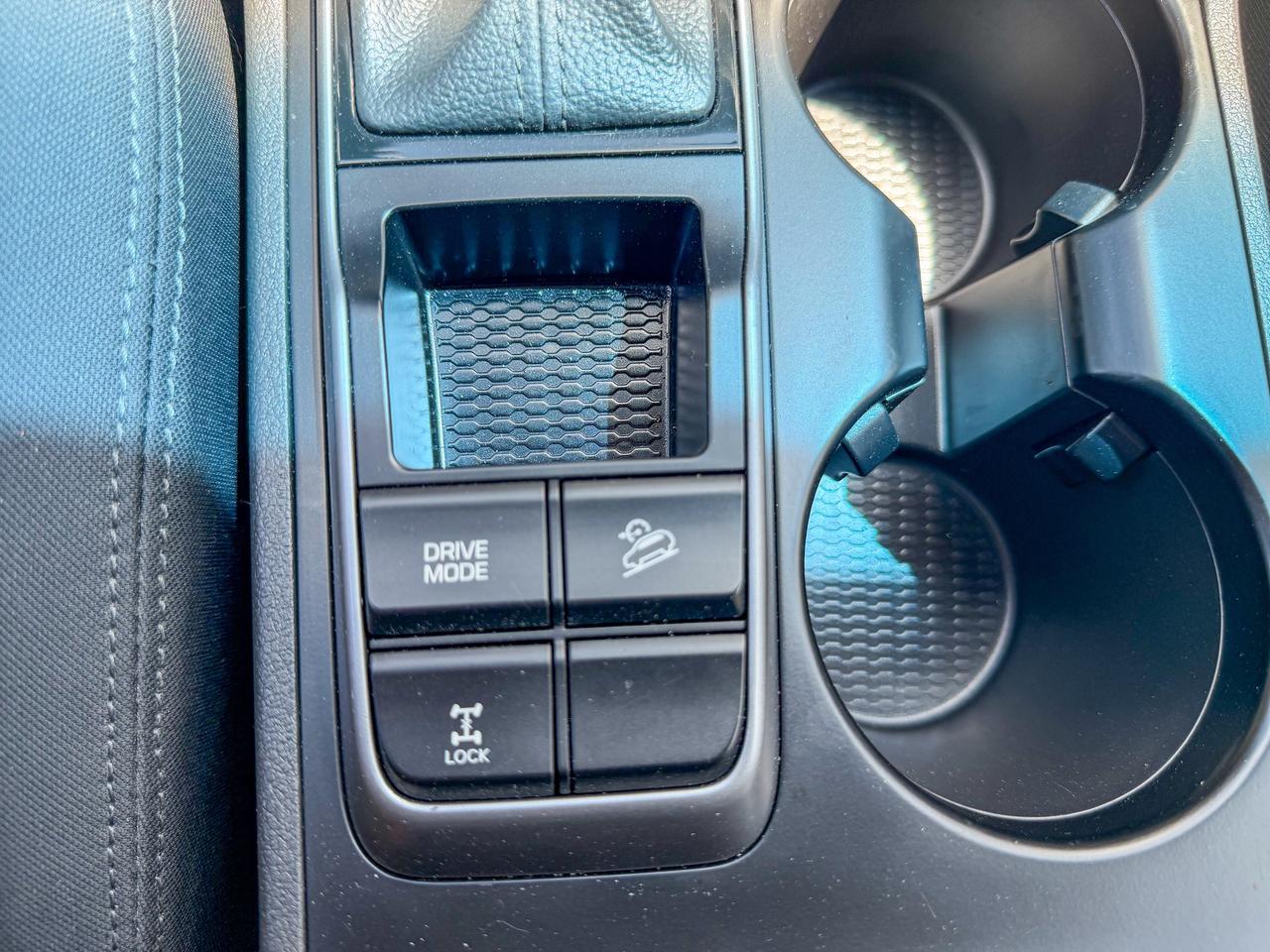 2017 Hyundai Tucson Premium/AWD/LOW KM/BSM/CAMERA/2.0L/HEATED SEATS Photo