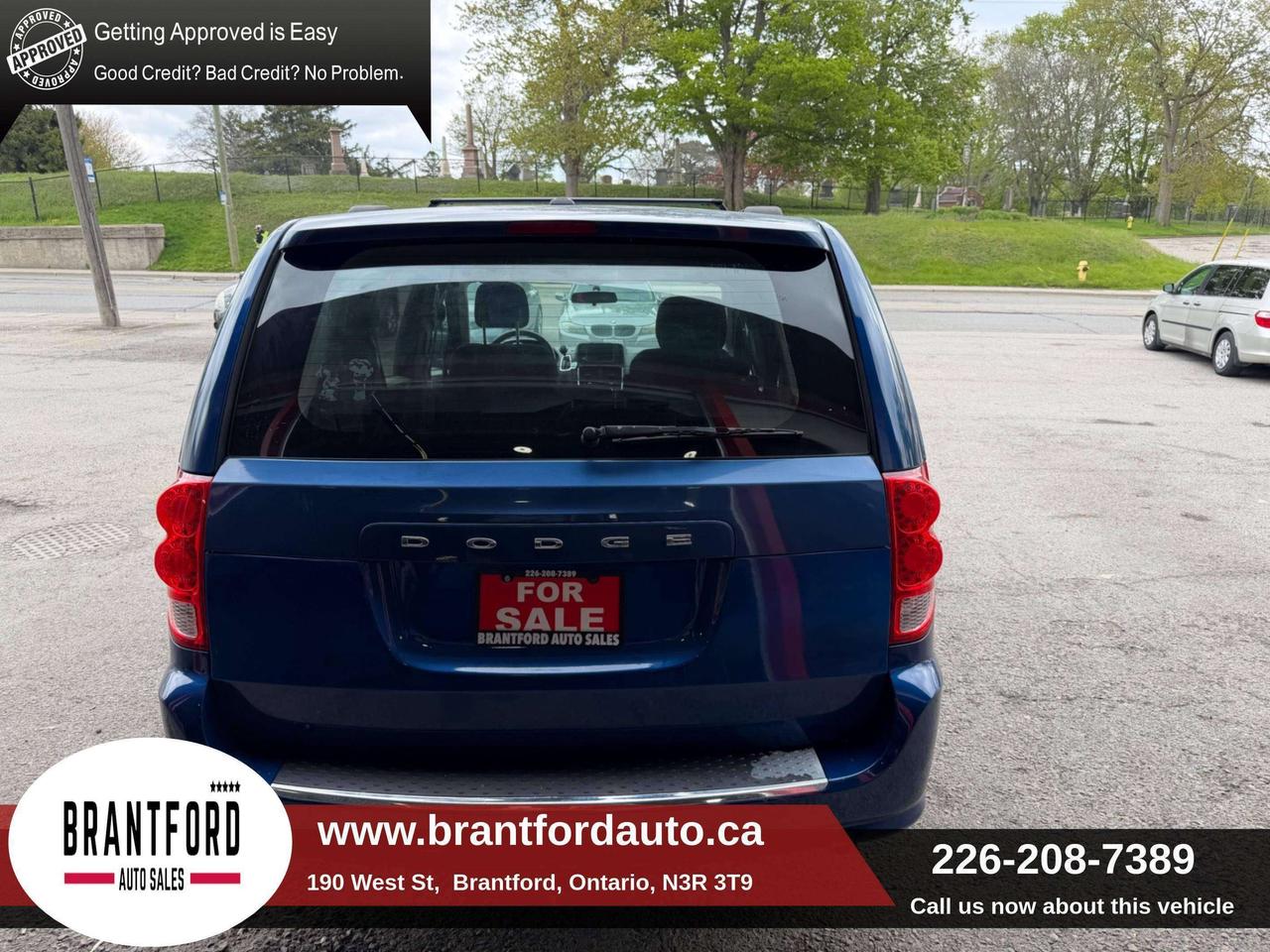 2011 Dodge Grand Caravan SXT Photo