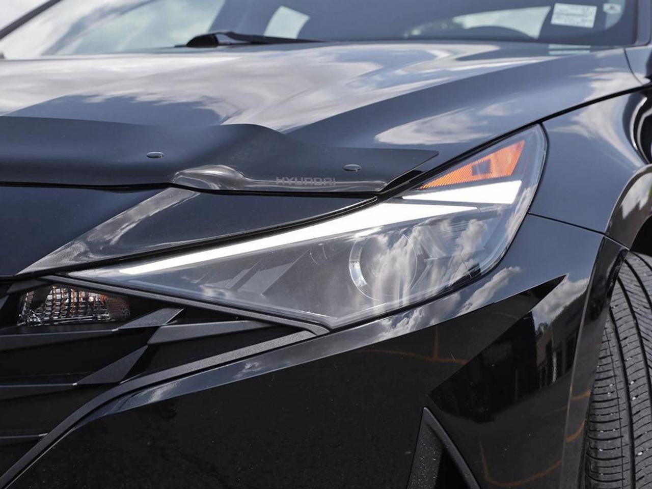 2022 Hyundai Elantra Preferred w/Sun & Tech Pkg 4dr Sedan Photo