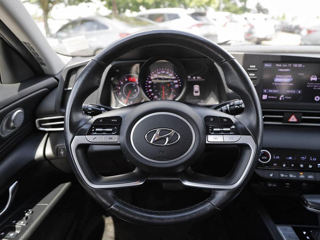 2022 Hyundai Elantra Preferred w/Sun & Tech Pkg 4dr Sedan Photo