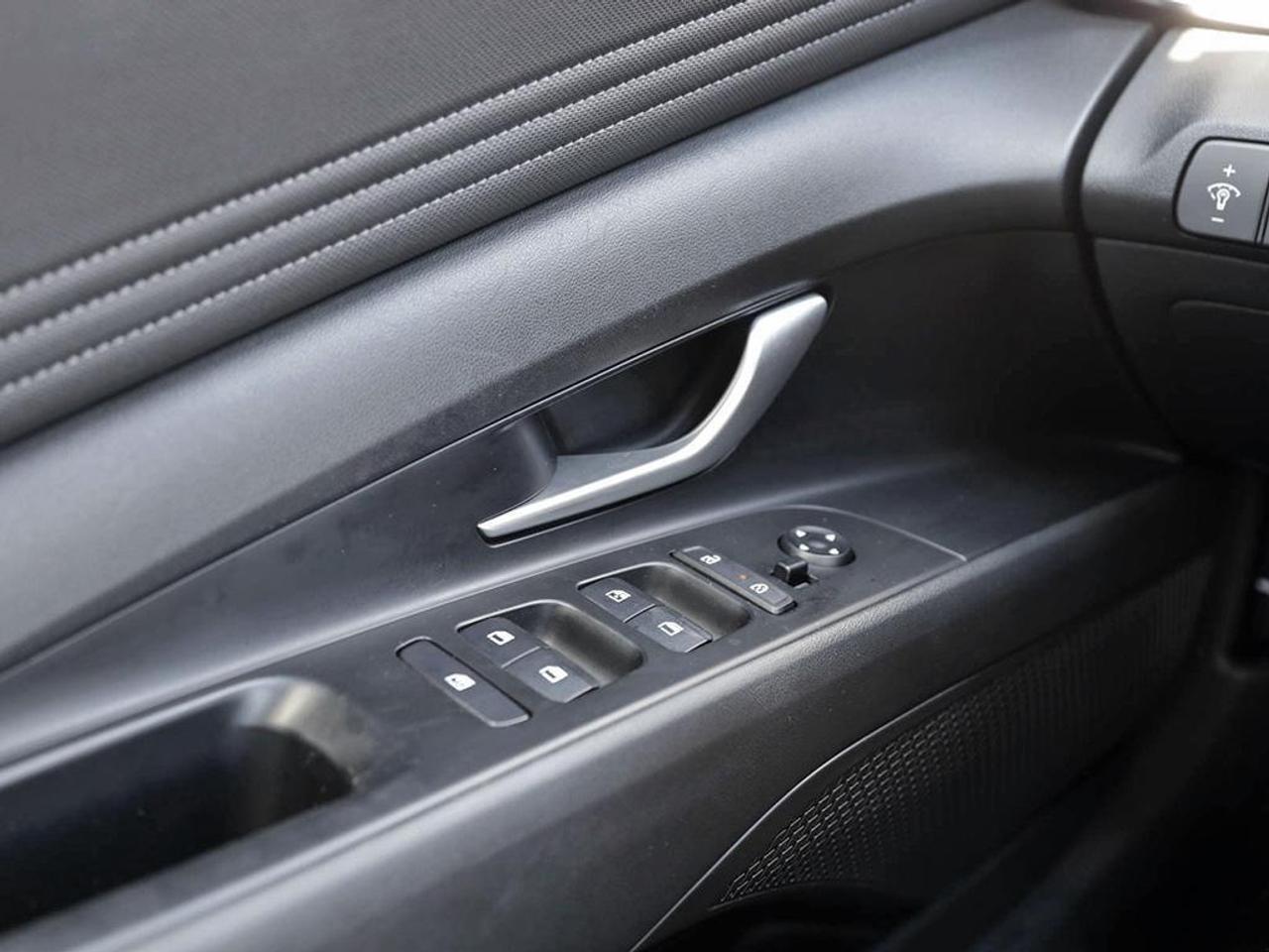 2022 Hyundai Elantra Preferred w/Sun & Tech Pkg 4dr Sedan Photo