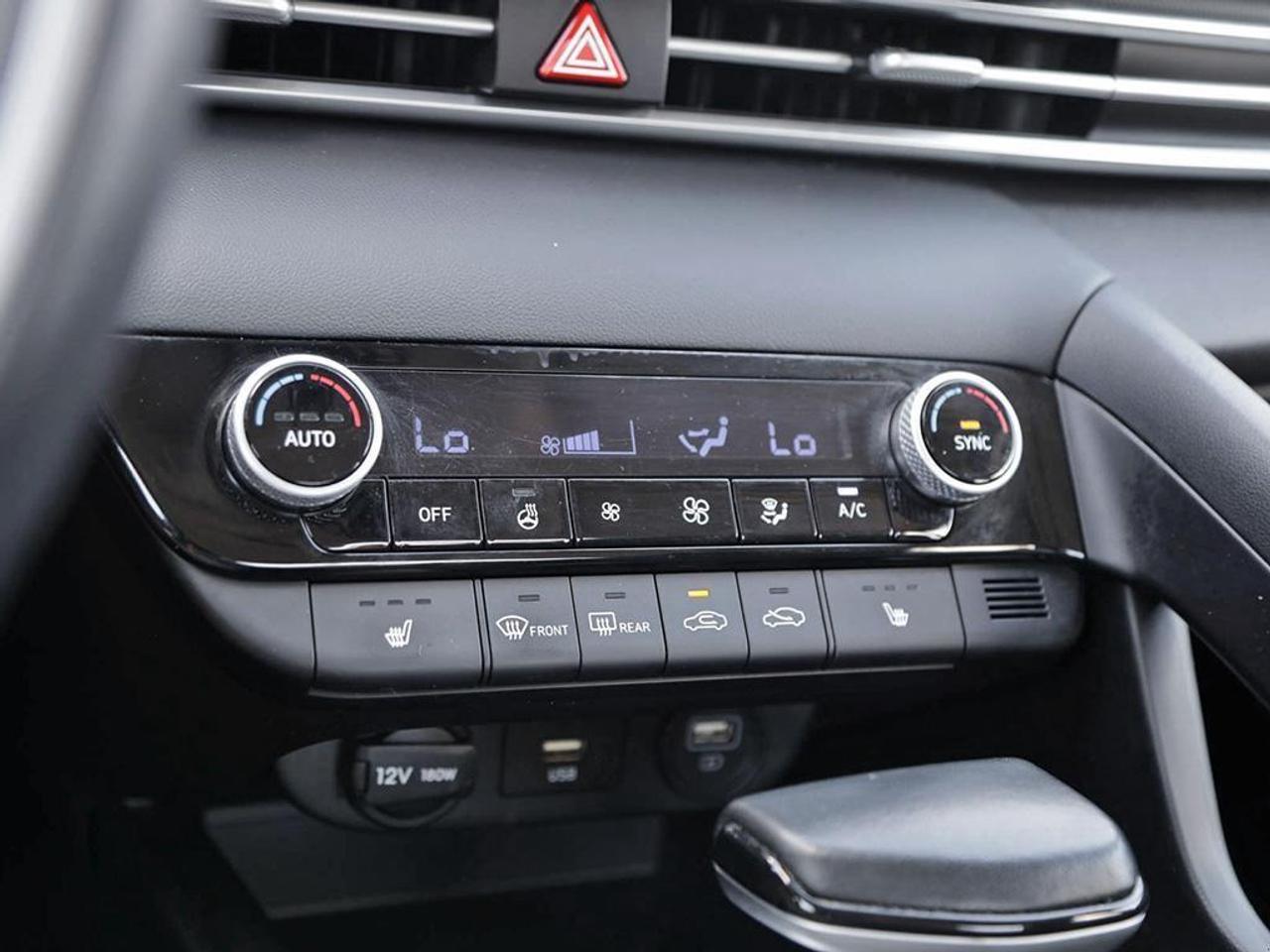 2022 Hyundai Elantra Preferred w/Sun & Tech Pkg 4dr Sedan Photo