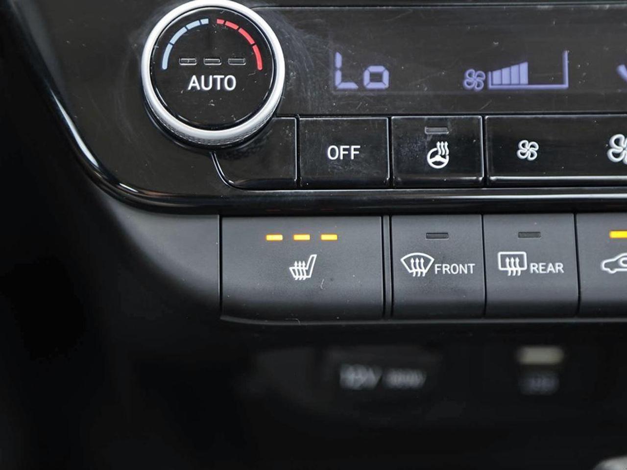 2022 Hyundai Elantra Preferred w/Sun & Tech Pkg 4dr Sedan Photo