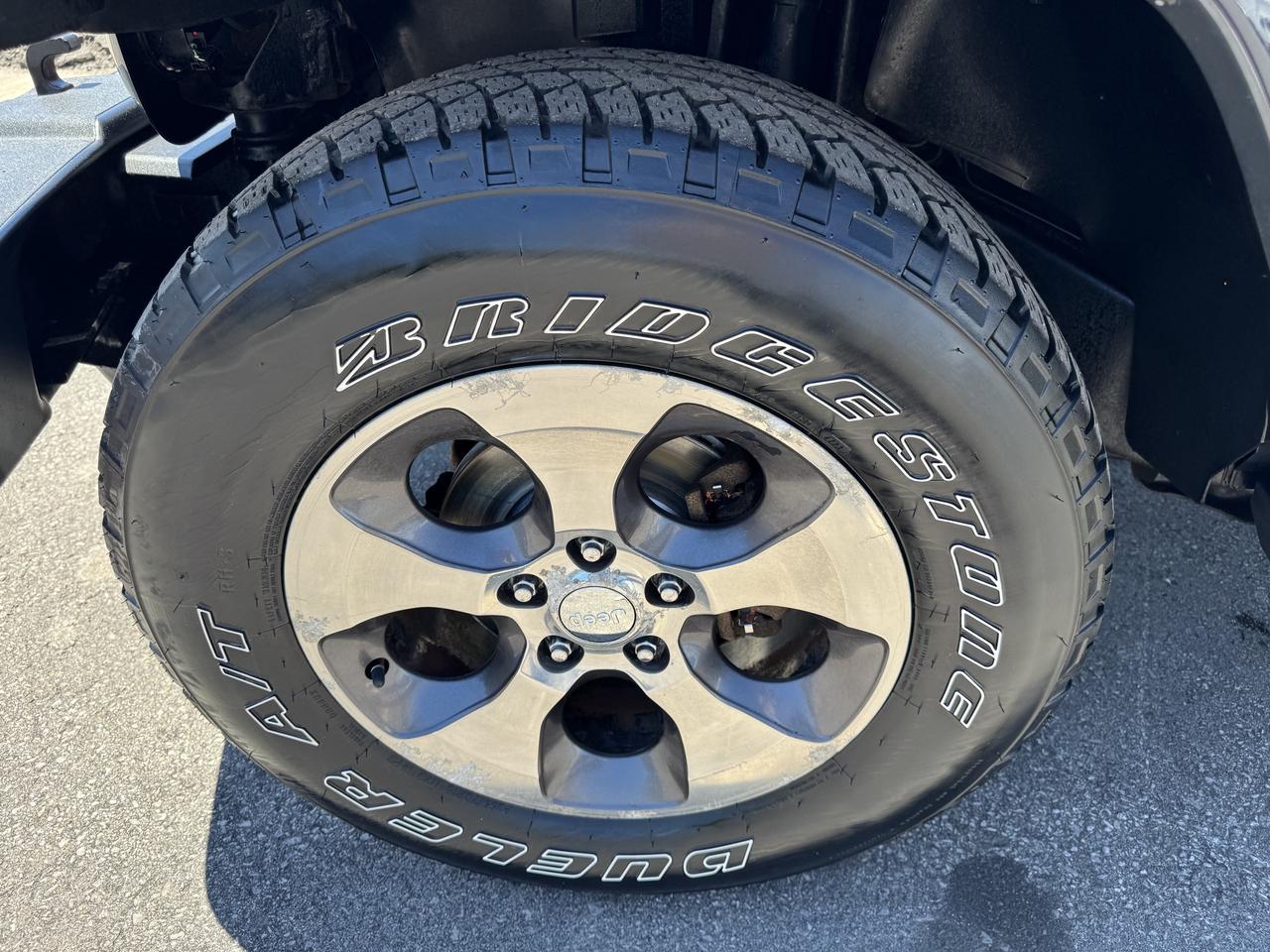 2016 Jeep WRANGLER UNLIMITED 4WD 4dr Sahara Photo