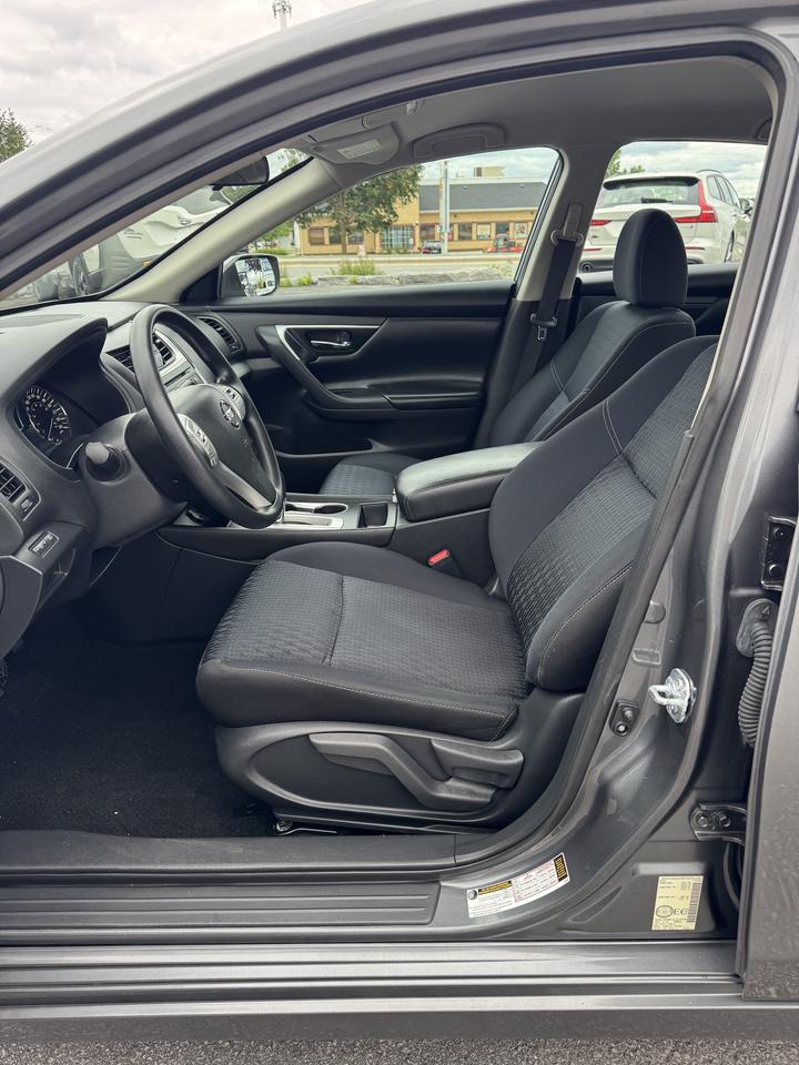 2017 Nissan Altima 4dr Sdn 2.5 Low KM - Certified Photo