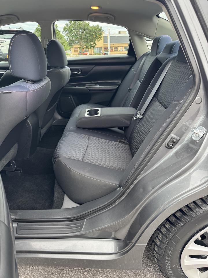2017 Nissan Altima 4dr Sdn 2.5 Low KM - Certified Photo