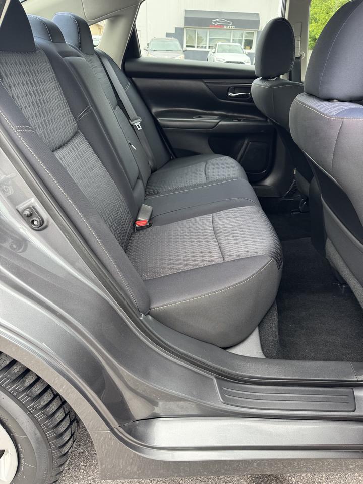 2017 Nissan Altima 4dr Sdn 2.5 Low KM - Certified Photo
