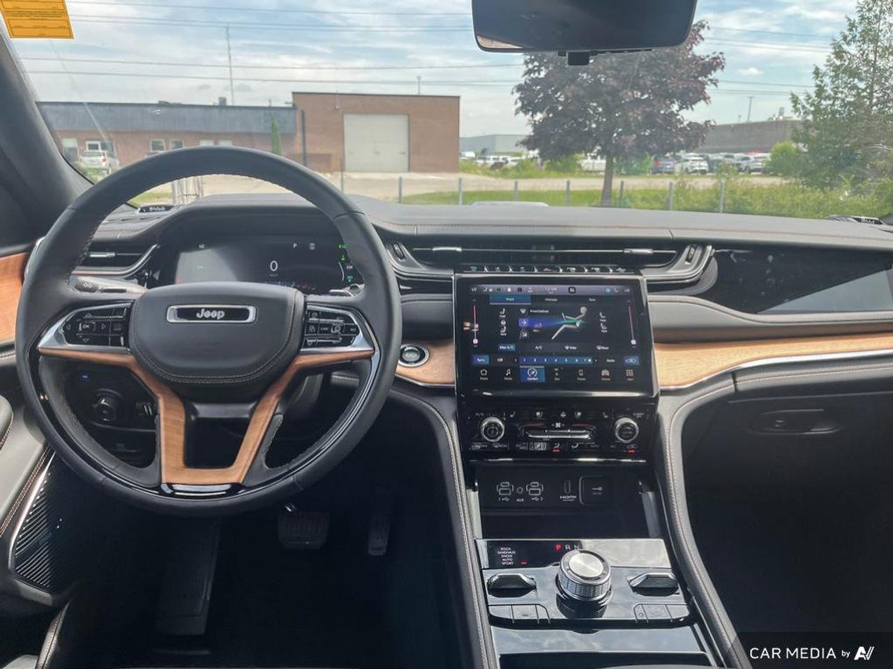 2023 Jeep Grand Cherokee 4xe Summit Reserve | Navigation | Leather | Sunroof | Remote Start | Rain Sensing Wipers | Photo