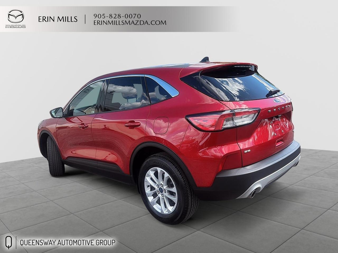 2020 Ford Escape SE Photo