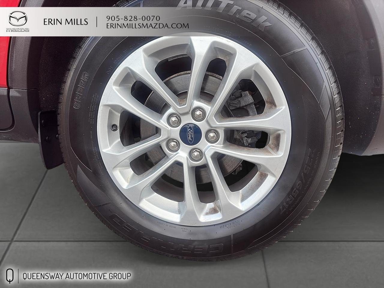 2020 Ford Escape SE Photo