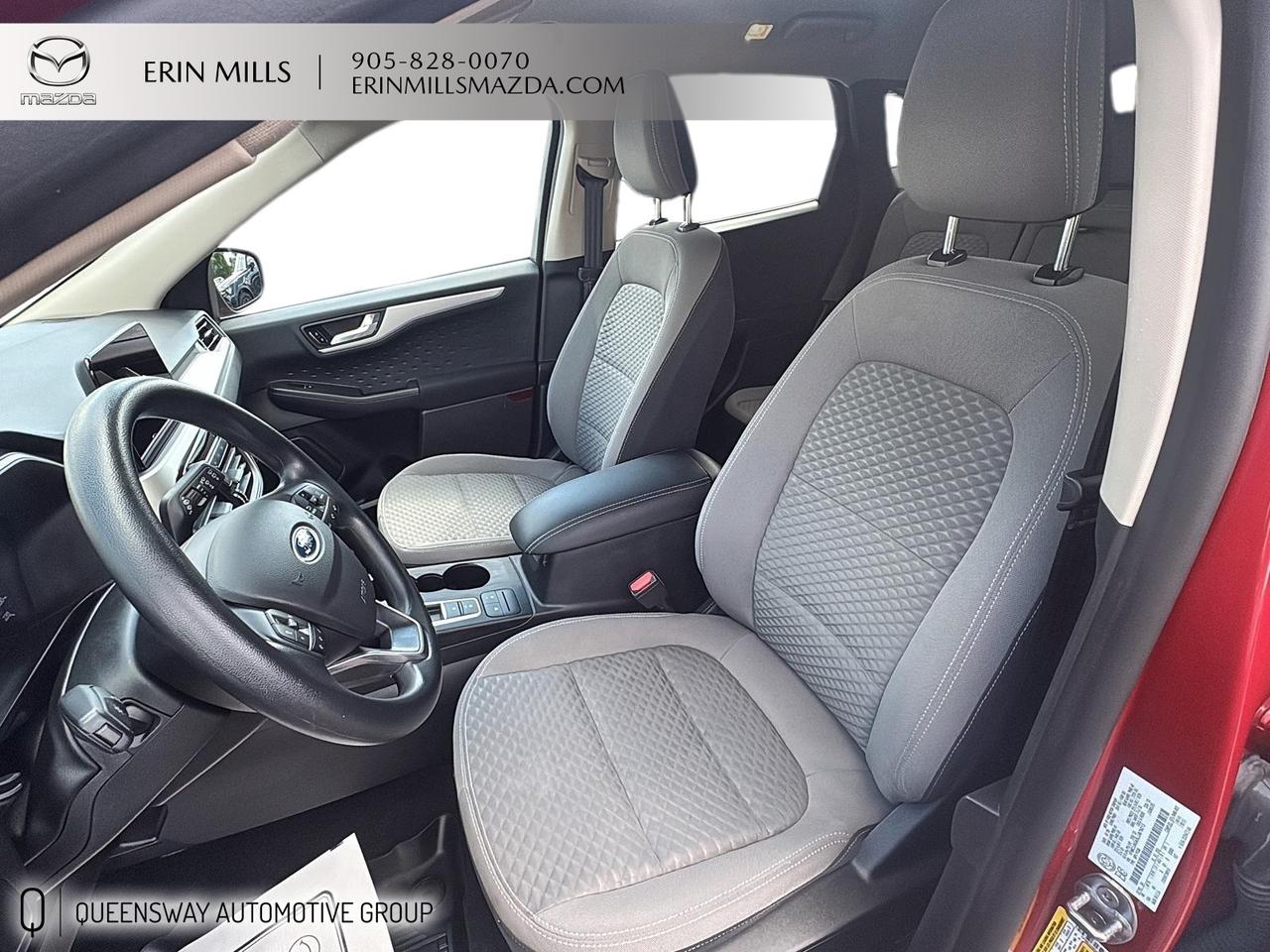 2020 Ford Escape SE Photo