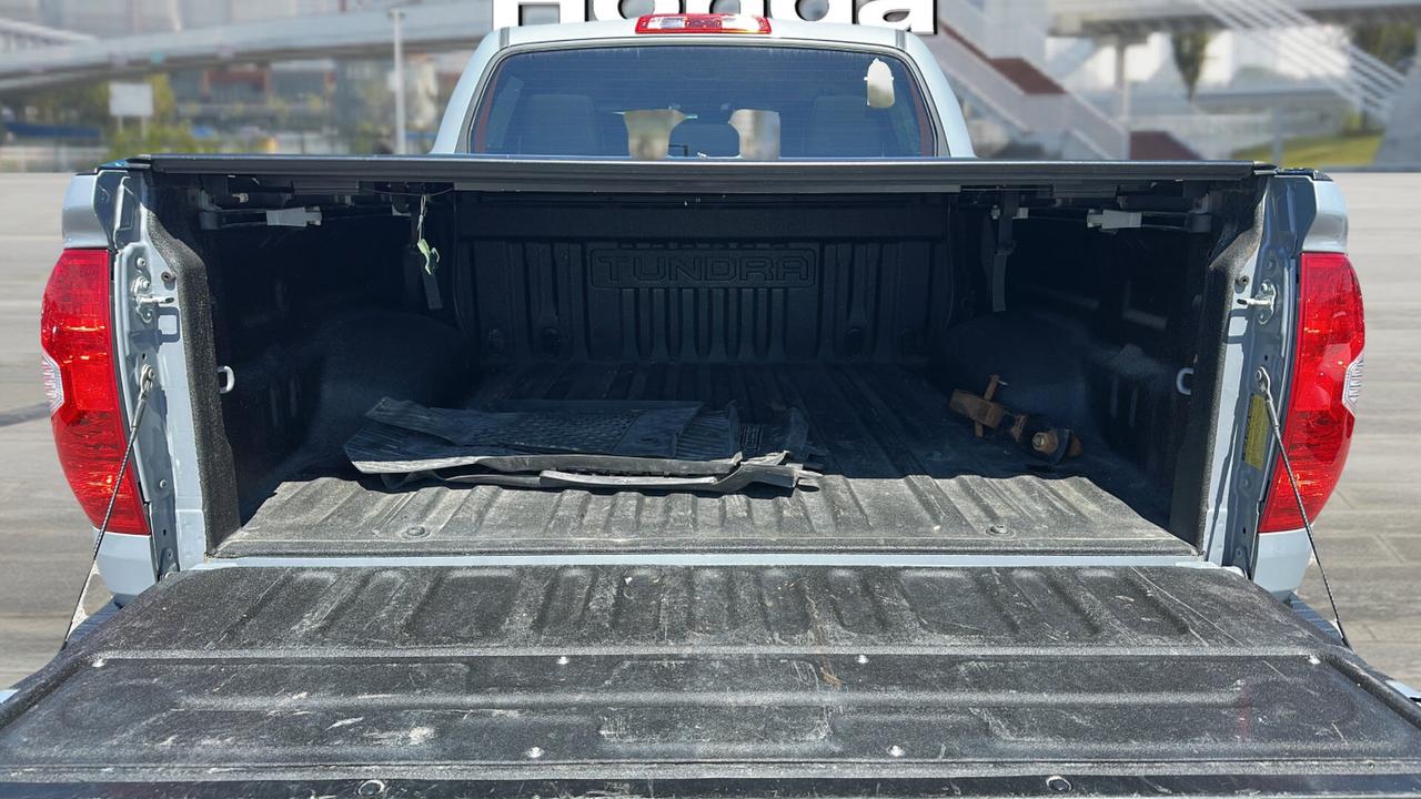 2021 Toyota Tundra 4X4 CrewMax SR5 Photo
