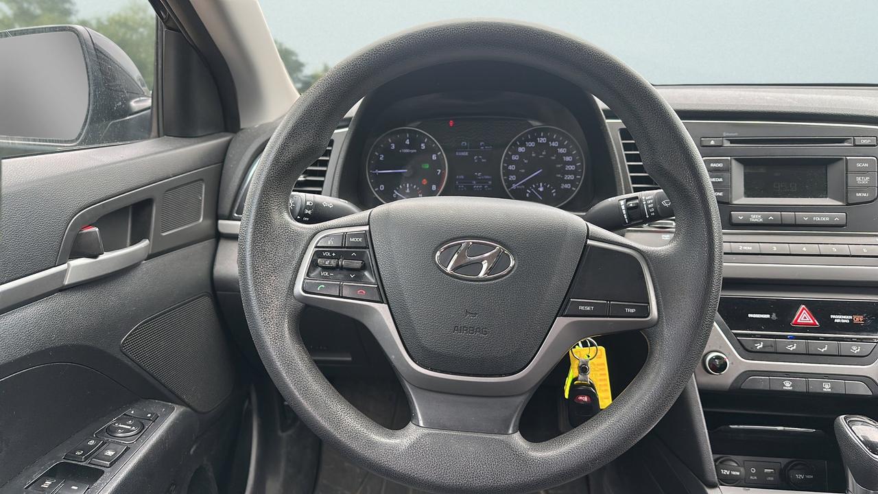 2017 Hyundai Elantra 4DR SDN AUTO LE Photo