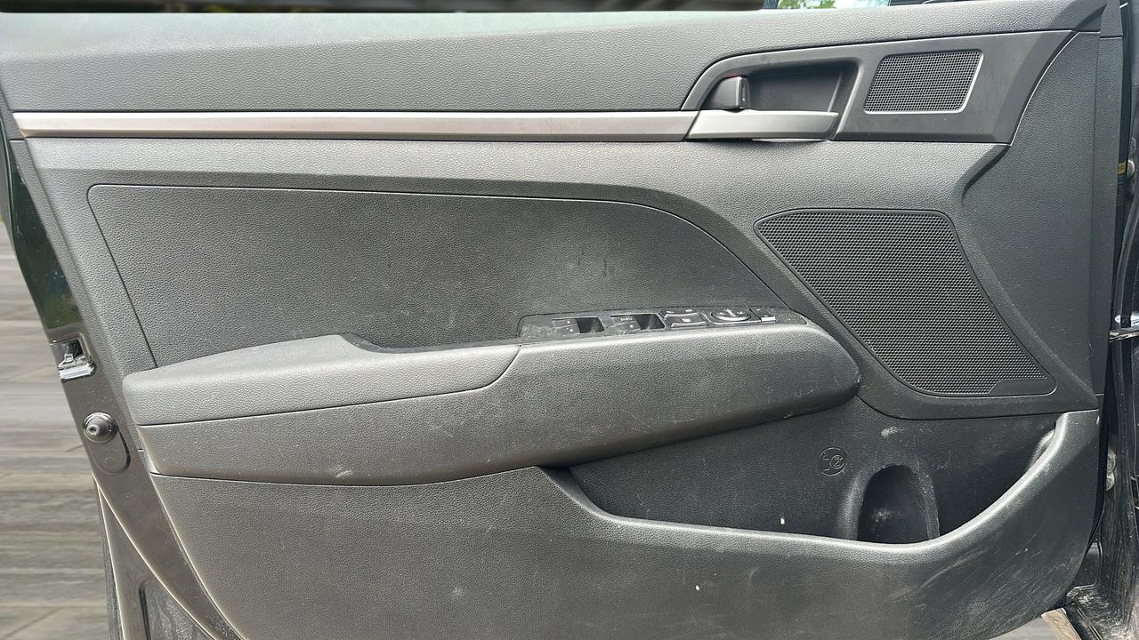 2017 Hyundai Elantra 4DR SDN AUTO LE Photo