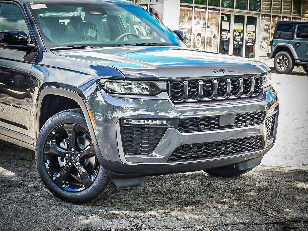 2026 Jeep Grand Cherokee  Photo5