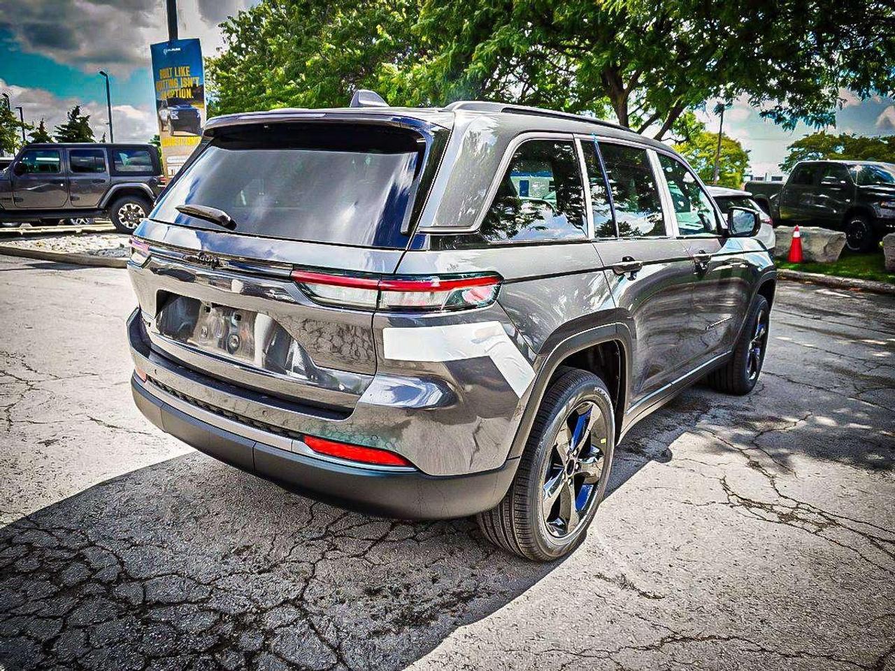 2026 Jeep Grand Cherokee  Photo