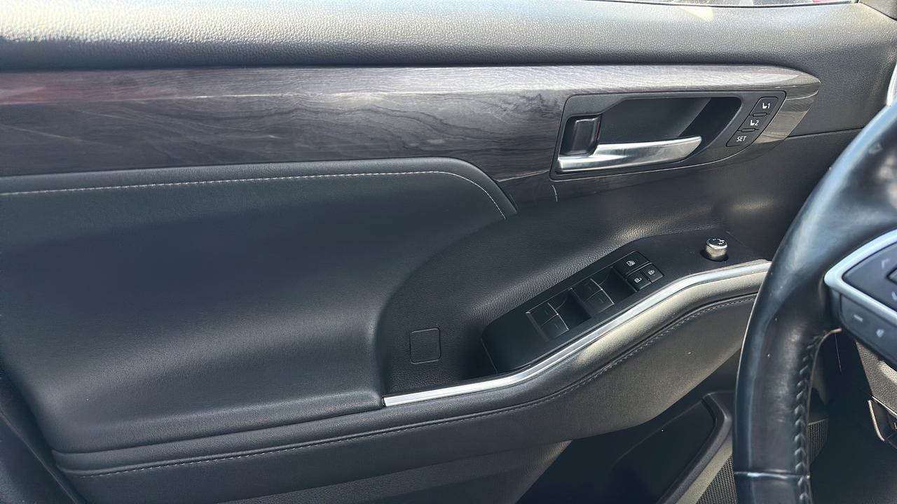 2022 Toyota Highlander LIMITED AWD Photo