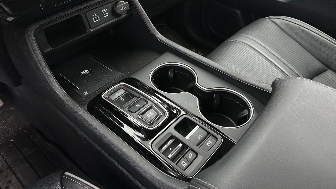 2025 Honda Pilot Touring AWD Photo