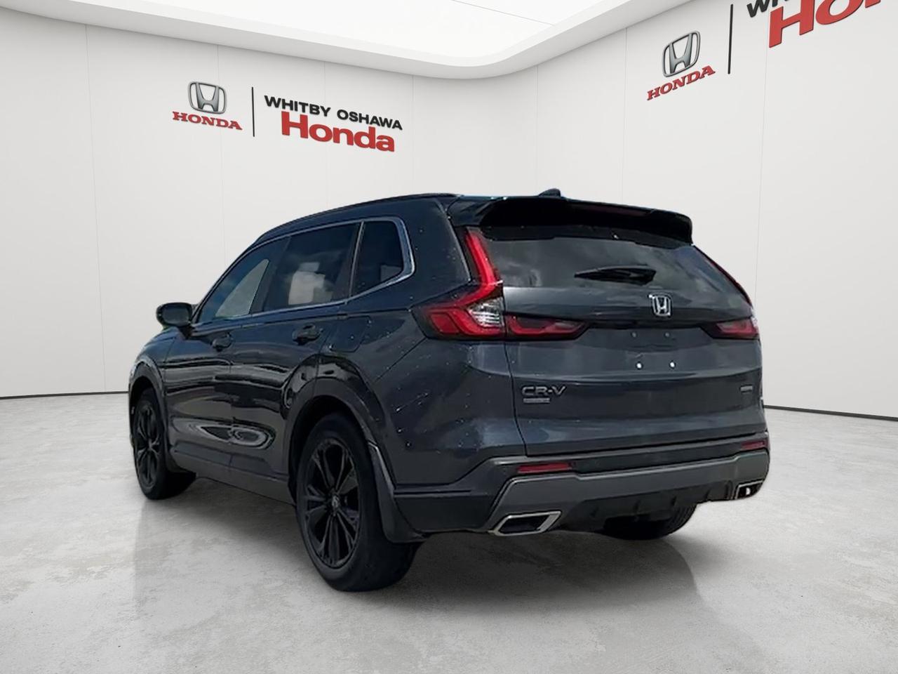 2023 Honda CR-V Hybrid Touring AWD Photo