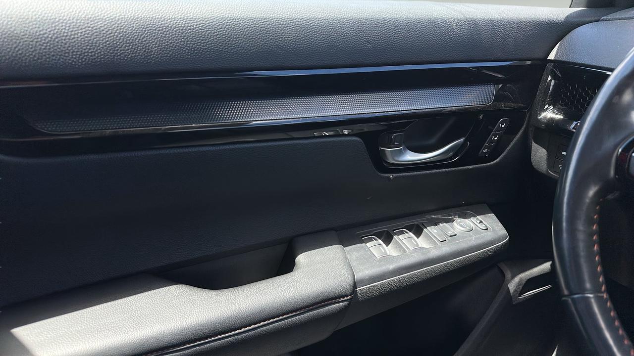 2023 Honda CR-V Hybrid Touring AWD Photo
