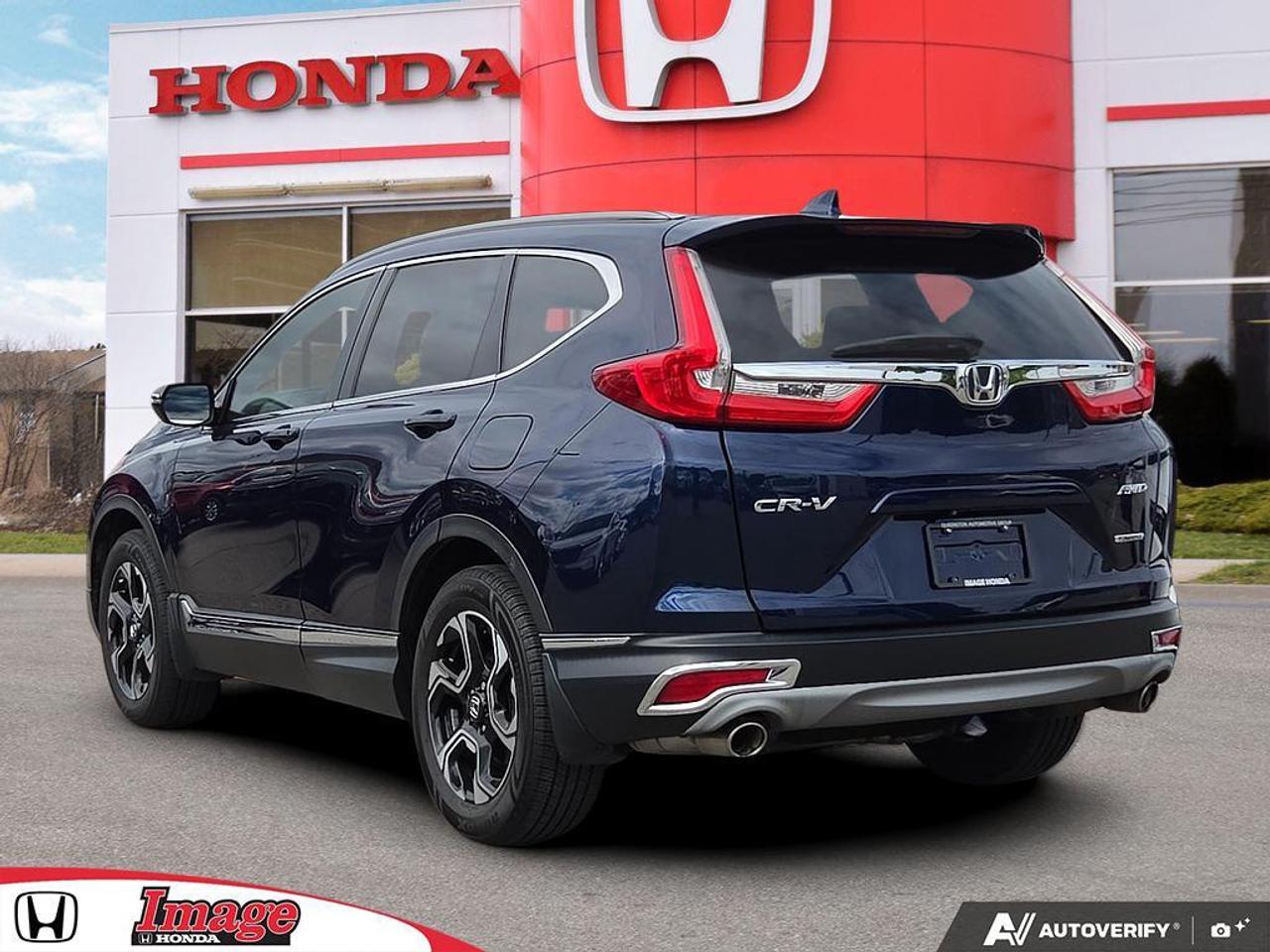 2019 Honda CR-V Touring AWD   LEATHER   SUNROOF   ONE OWNER Photo