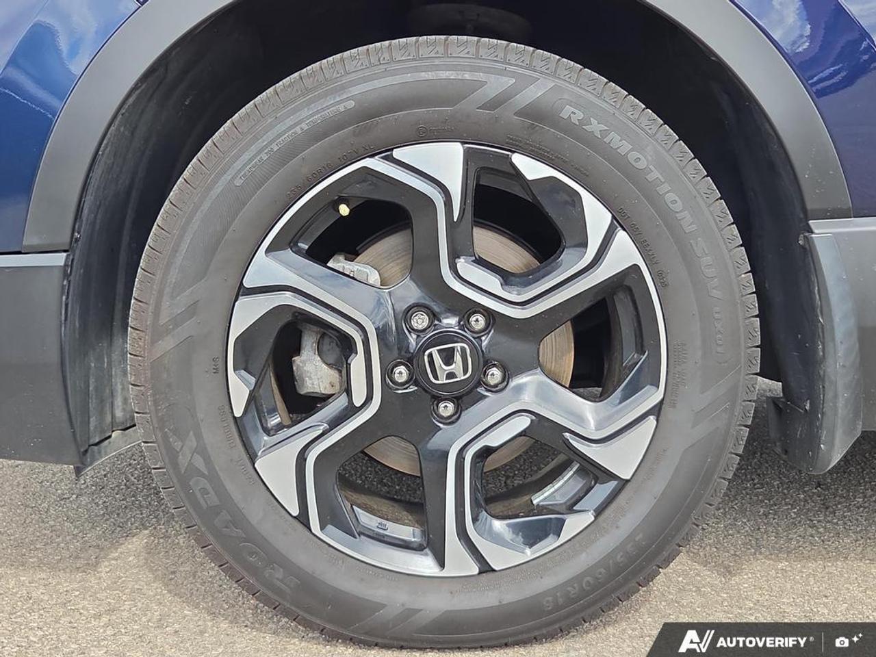 2019 Honda CR-V Touring AWD   LEATHER   SUNROOF   ONE OWNER Photo