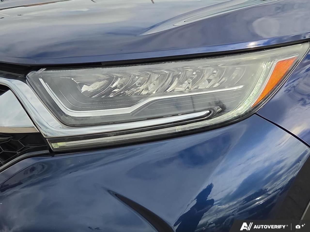 2019 Honda CR-V Touring AWD   LEATHER   SUNROOF   ONE OWNER Photo