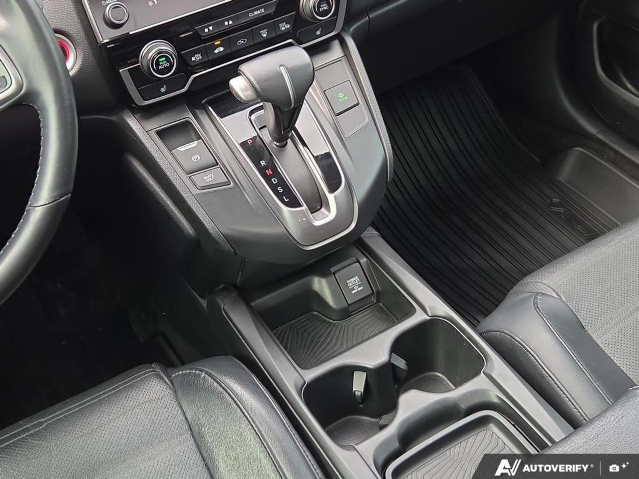 2019 Honda CR-V Touring AWD   LEATHER   SUNROOF   ONE OWNER Photo