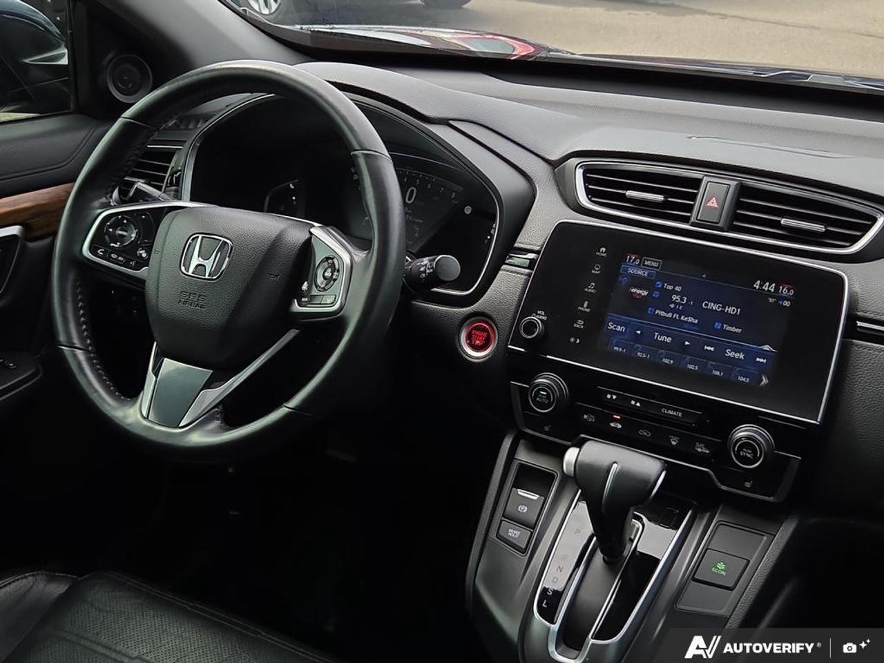 2019 Honda CR-V Touring AWD   LEATHER   SUNROOF   ONE OWNER Photo