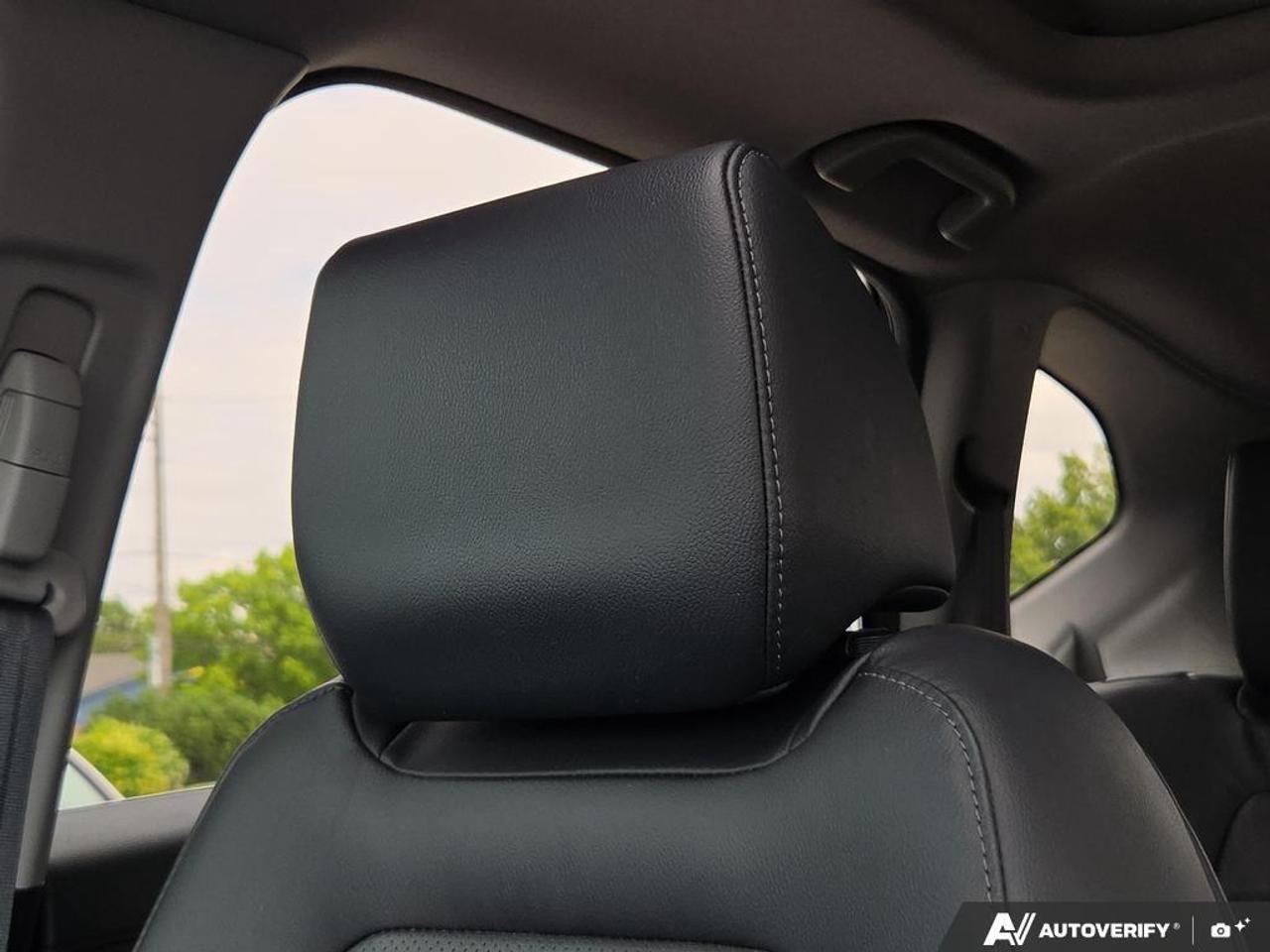 2019 Honda CR-V Touring AWD   LEATHER   SUNROOF   ONE OWNER Photo