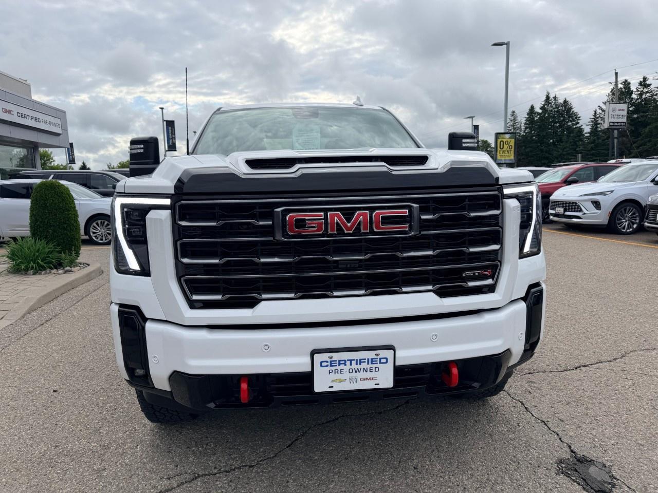 2025 GMC SIERRA 2500HD 4WD Crew Cab Standard Box AT4 Photo