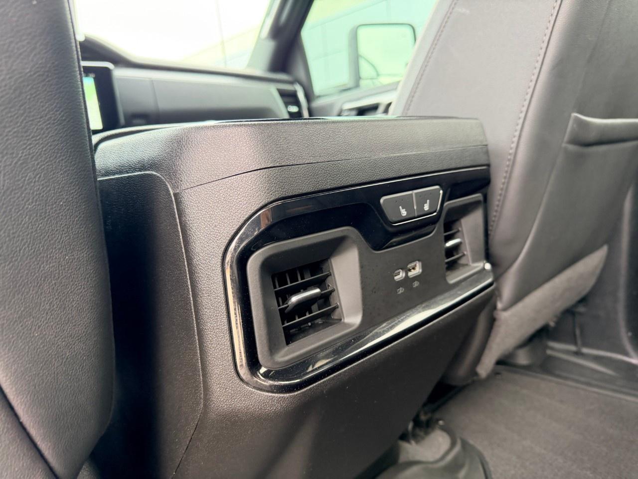 2025 GMC SIERRA 2500HD 4WD Crew Cab Standard Box AT4 Photo